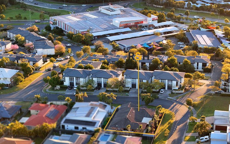 Photo - 22 Mcrae Circuit, Pacific Pines QLD 4211 - Image 1