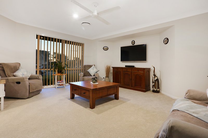Photo - 22 Mcrae Circuit, Pacific Pines QLD 4211 - Image 3
