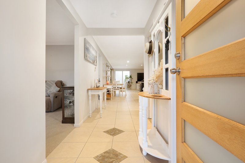 Photo - 22 Mcrae Circuit, Pacific Pines QLD 4211 - Image 11