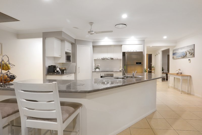Photo - 22 Mcrae Circuit, Pacific Pines QLD 4211 - Image 15