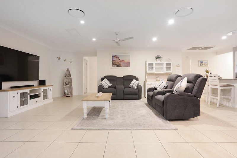 Photo - 22 Mcrae Circuit, Pacific Pines QLD 4211 - Image 19