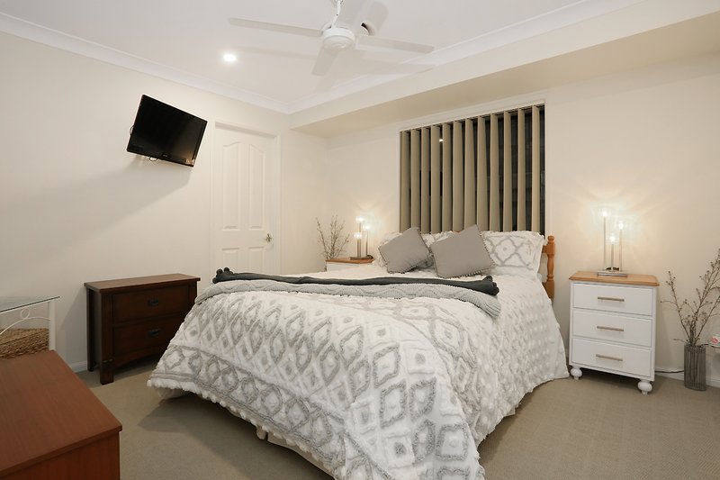Photo - 22 Mcrae Circuit, Pacific Pines QLD 4211 - Image 26