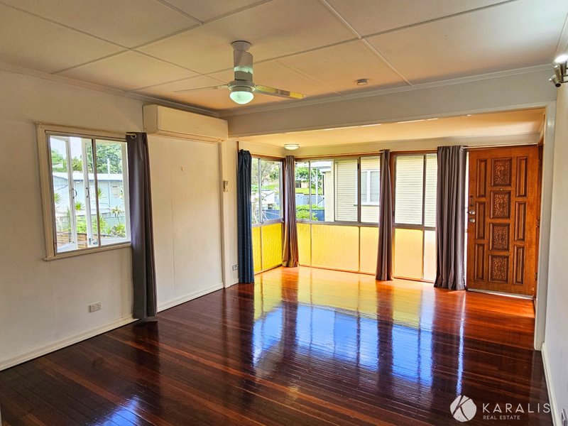 Photo - 22 Megalong Street, Holland Park West QLD 4121 - Image 3