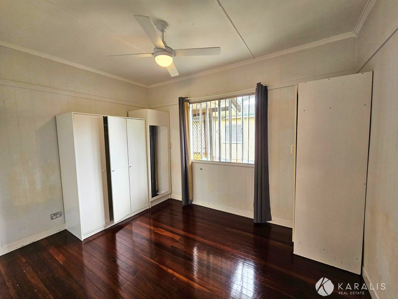 Photo - 22 Megalong Street, Holland Park West QLD 4121 - Image 9