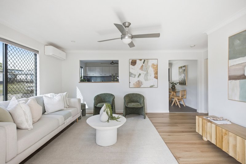 Photo - 22 Meilandt Street, Wynnum QLD 4178 - Image 3
