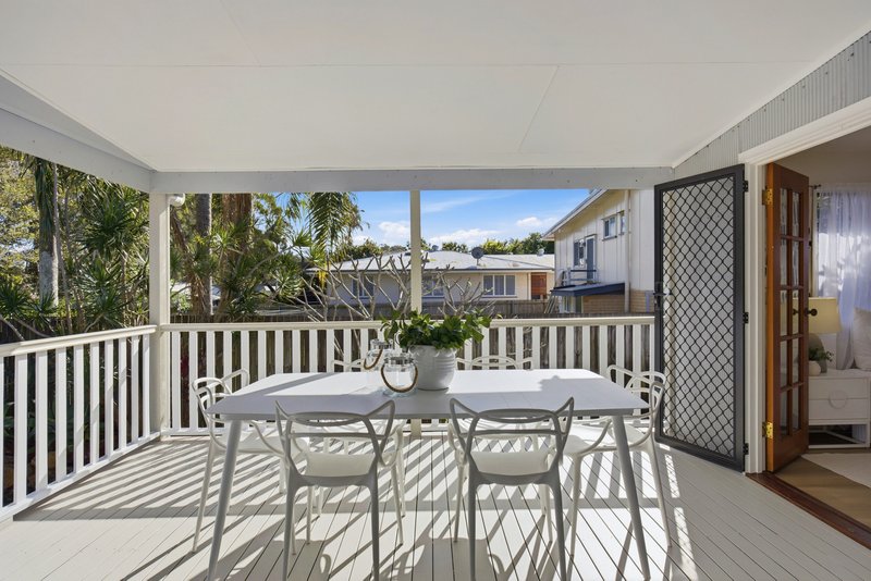 Photo - 22 Meilandt Street, Wynnum QLD 4178 - Image 14