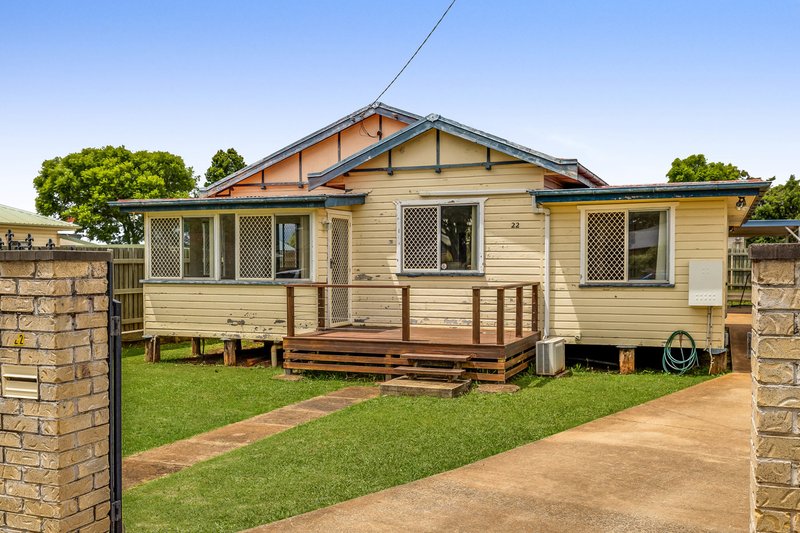 Photo - 22 Merritt Street, Harristown QLD 4350 - Image 13