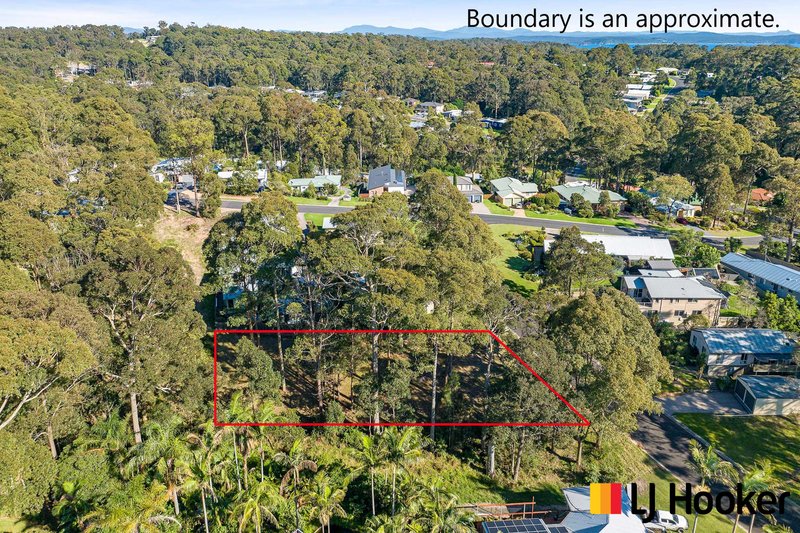 Photo - 22 Merriwee Avenue, Malua Bay NSW 2536 - Image 11