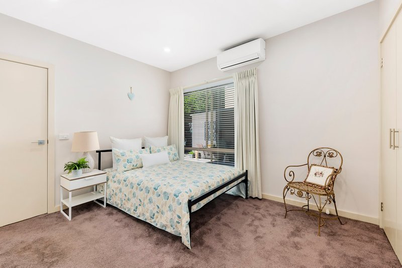 Photo - 2/2 Minna Street, Blackburn VIC 3130 - Image 5