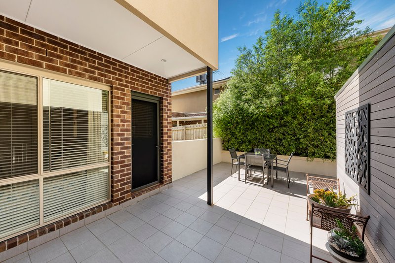 Photo - 2/2 Minna Street, Blackburn VIC 3130 - Image 7