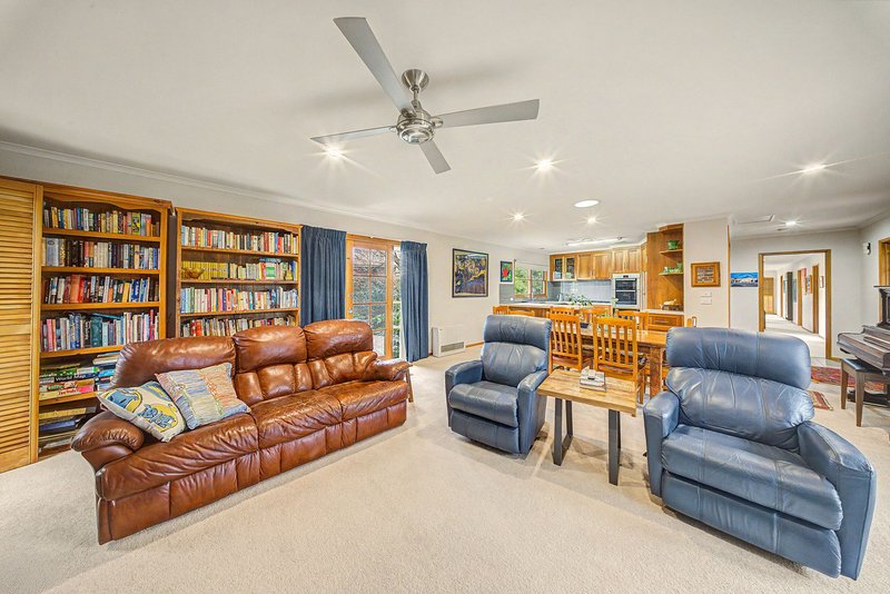 Photo - 22 Mintern Crescent, Horsham VIC 3400 - Image 7