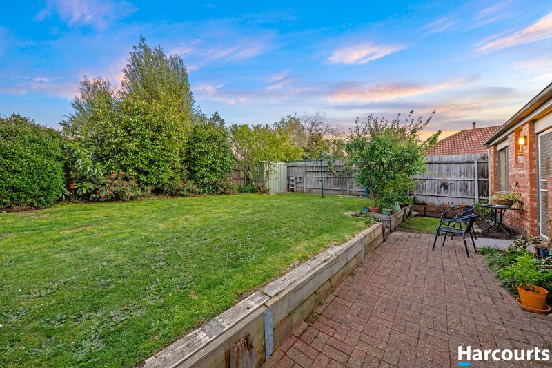 Photo - 22 Mirrabook Court, Berwick VIC 3806 - Image 13