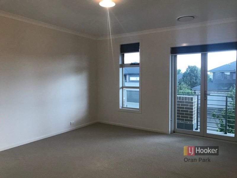 Photo - 22 Moffat Street, Oran Park NSW 2570 - Image 16