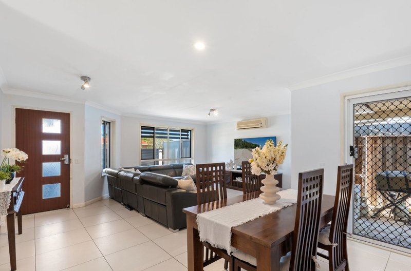 Photo - 22 Mojave Drive, Burleigh Waters QLD 4220 - Image 4