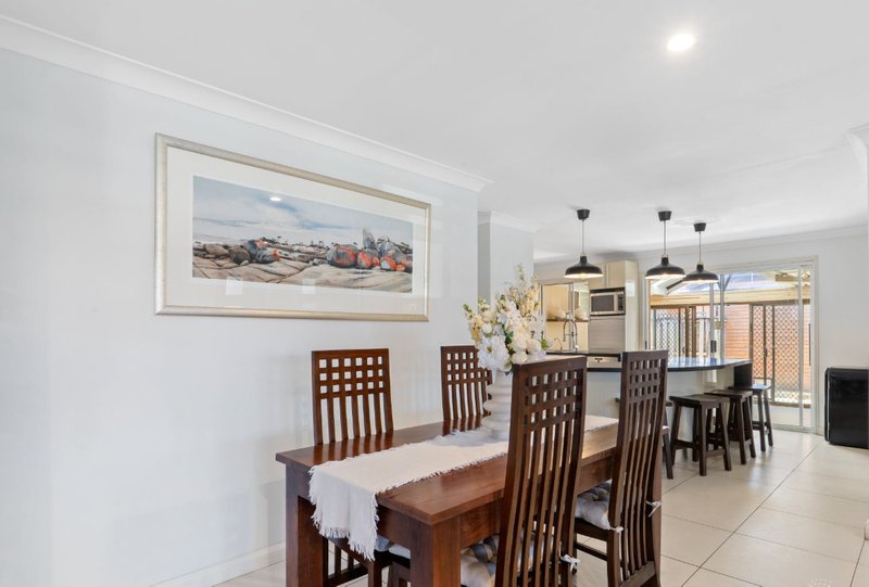 Photo - 22 Mojave Drive, Burleigh Waters QLD 4220 - Image 5