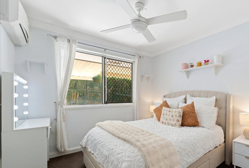 Photo - 22 Mojave Drive, Burleigh Waters QLD 4220 - Image 11