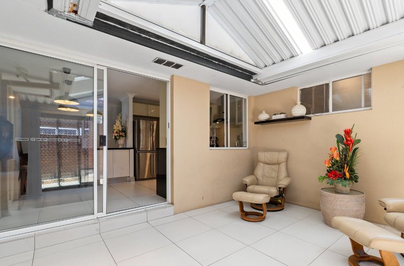 Photo - 22 Mojave Drive, Burleigh Waters QLD 4220 - Image 12