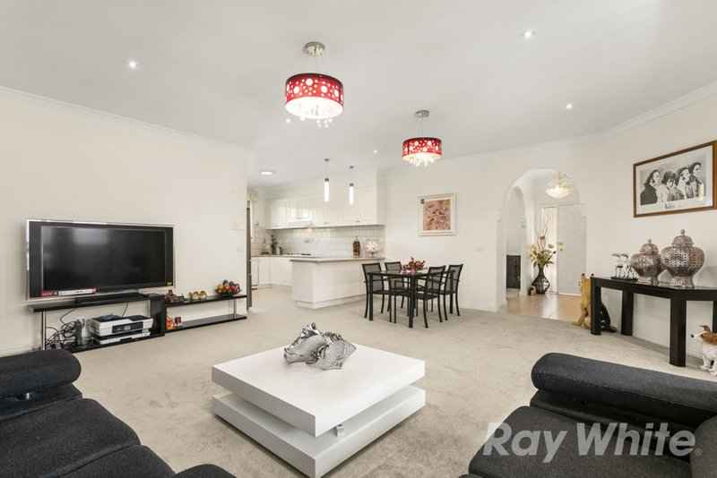 Photo - 22 Montclair Avenue, Glen Waverley VIC 3150 - Image 3