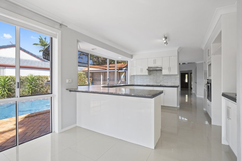 Photo - 22 Montego Court, Mermaid Waters QLD 4218 - Image 3