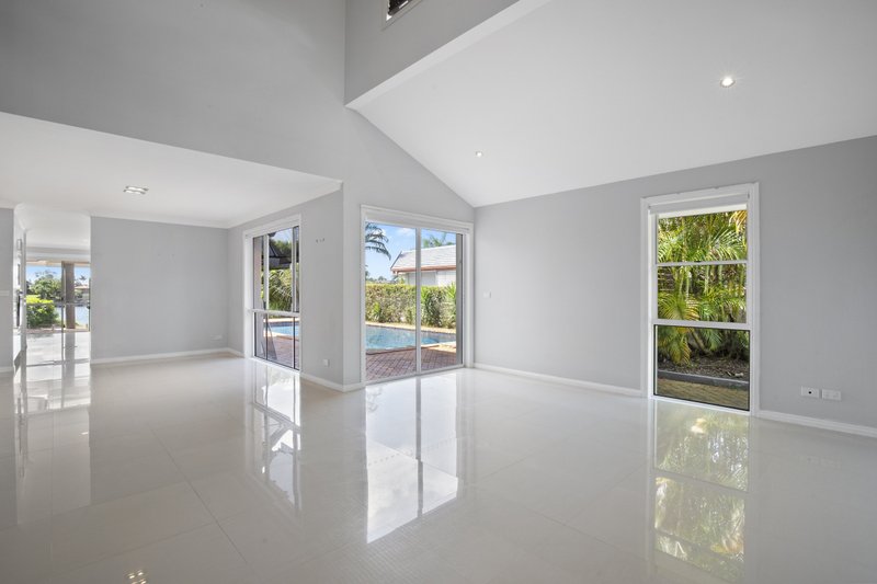 Photo - 22 Montego Court, Mermaid Waters QLD 4218 - Image 5