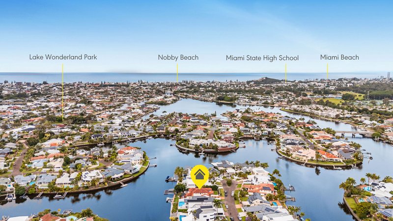 Photo - 22 Montego Court, Mermaid Waters QLD 4218 - Image 17