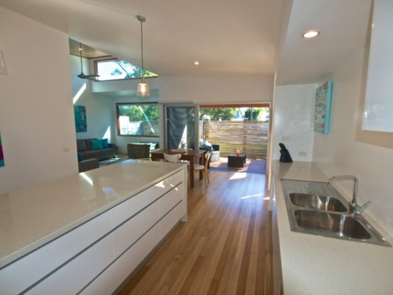 Photo - 2/2 Morton Street, Huskisson NSW 2540 - Image 2