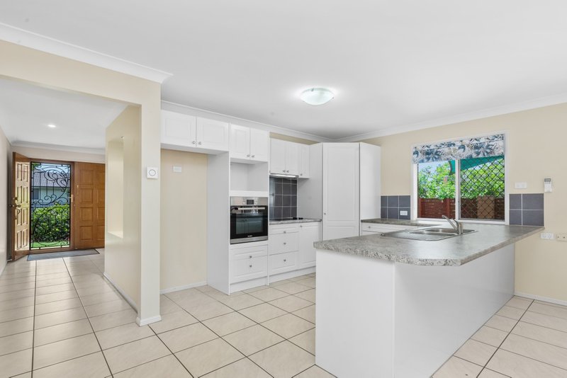 Photo - 22 Morwell Crescent, North Lakes QLD 4509 - Image 5