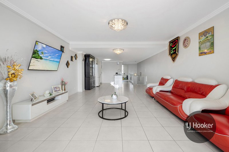 Photo - 2/2 Mountford Avenue, Guildford NSW 2161 - Image 3