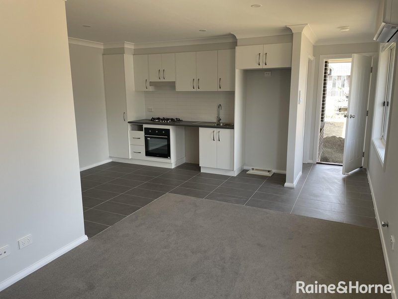 2/2 Mustang Close, Hillvue NSW 2340