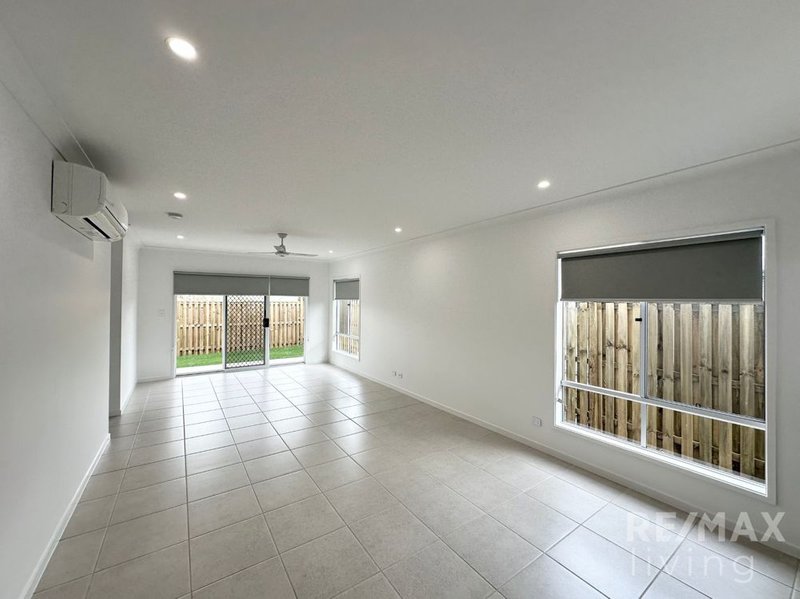 Photo - 22 Myrtle Street, Burpengary QLD 4505 - Image 7