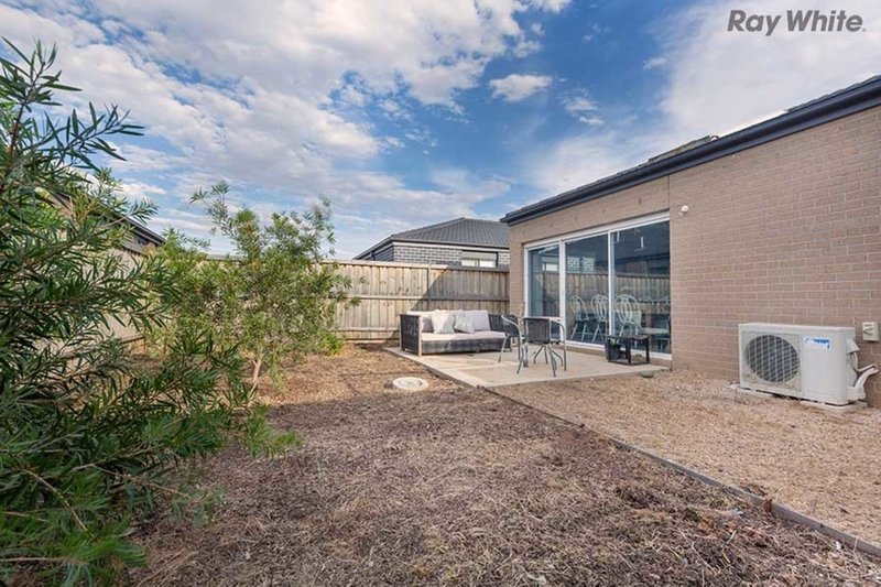 Photo - 22 Nantha Way, Brookfield VIC 3338 - Image 6