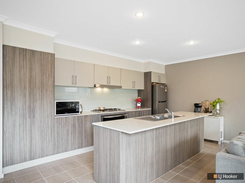 Photo - 22 Nest Place, Point Cook VIC 3030 - Image 9