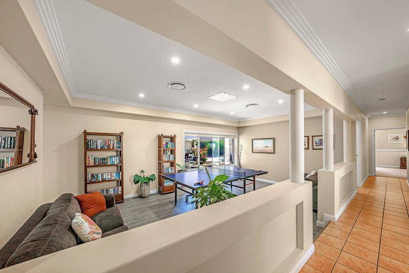 Photo - 22 Nottinghill Gate Drive, Arundel QLD 4214 - Image 14