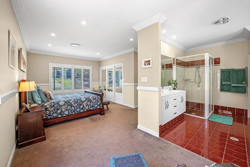 Photo - 22 Nottinghill Gate Drive, Arundel QLD 4214 - Image 15