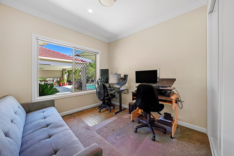 Photo - 22 Nottinghill Gate Drive, Arundel QLD 4214 - Image 20