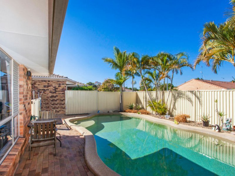 Photo - 22 Nozomi Street, Burleigh Waters QLD 4220 - Image 2