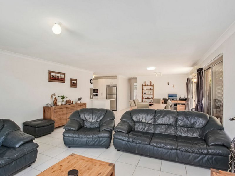 Photo - 22 Nozomi Street, Burleigh Waters QLD 4220 - Image 5