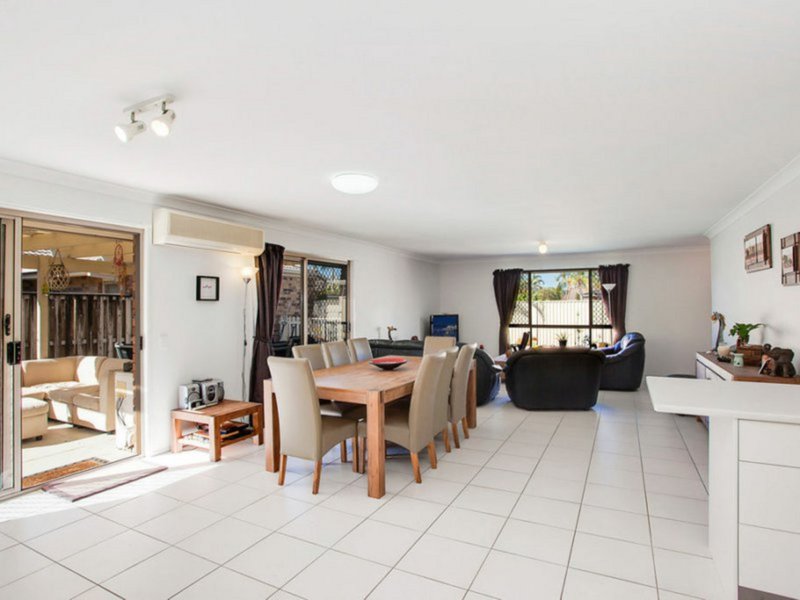 Photo - 22 Nozomi Street, Burleigh Waters QLD 4220 - Image 8