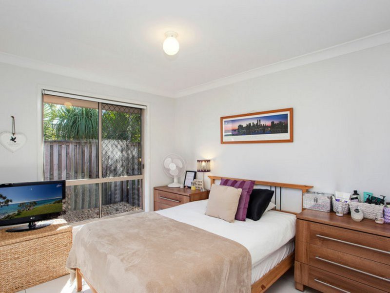 Photo - 22 Nozomi Street, Burleigh Waters QLD 4220 - Image 16