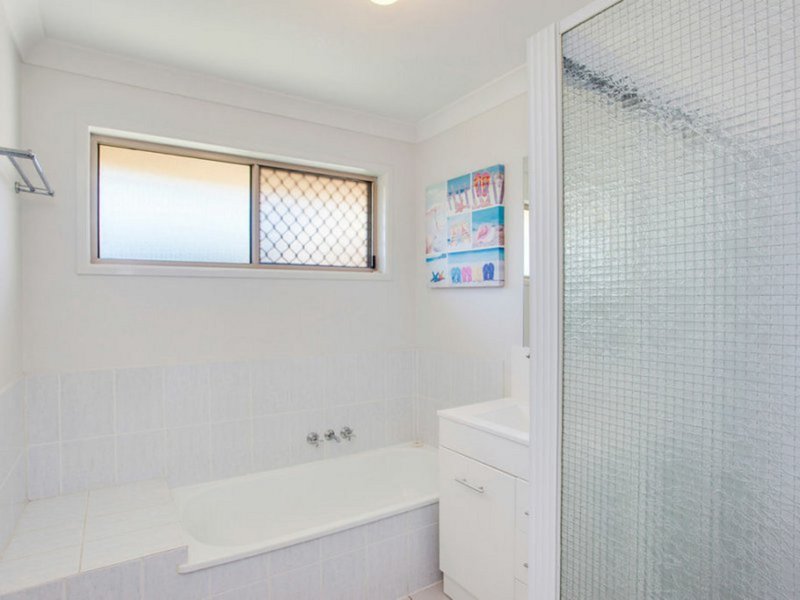 Photo - 22 Nozomi Street, Burleigh Waters QLD 4220 - Image 17