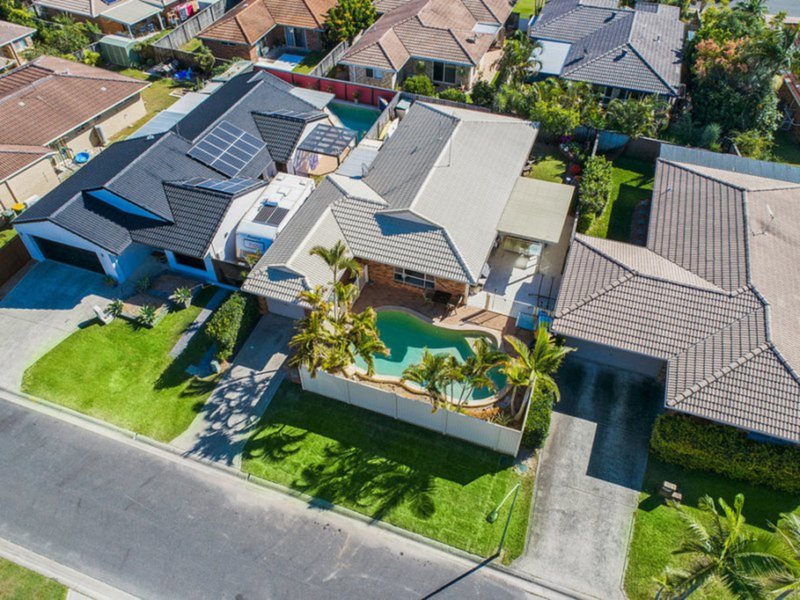 Photo - 22 Nozomi Street, Burleigh Waters QLD 4220 - Image 18