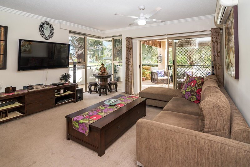 Photo - 2/2 Oleander Avenue, Biggera Waters QLD 4216 - Image 2