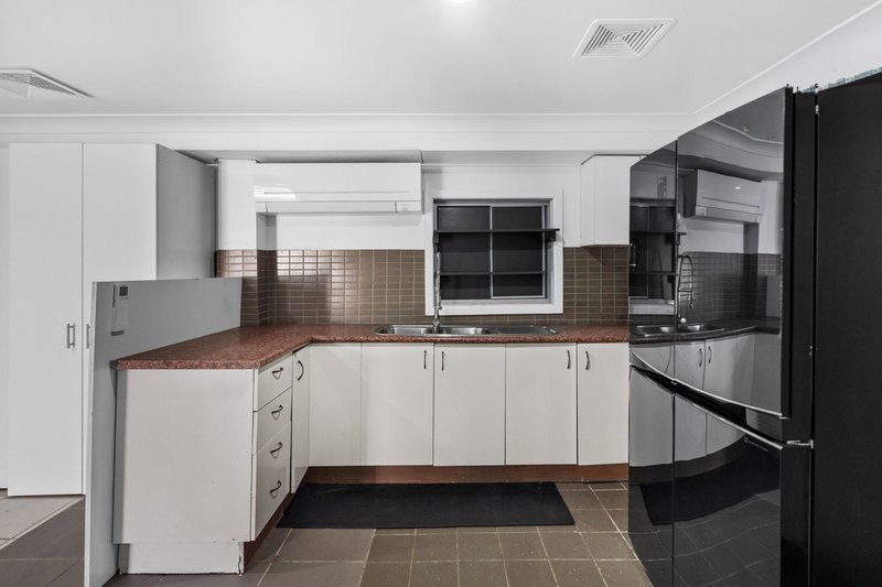 Photo - 22 Olympia Street, Marsden QLD 4132 - Image 7
