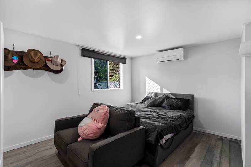Photo - 22 Olympia Street, Marsden QLD 4132 - Image 9