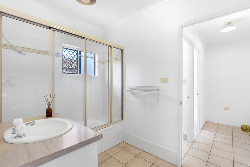 Photo - 22 Opaline Close, Brinsmead QLD 4870 - Image 10