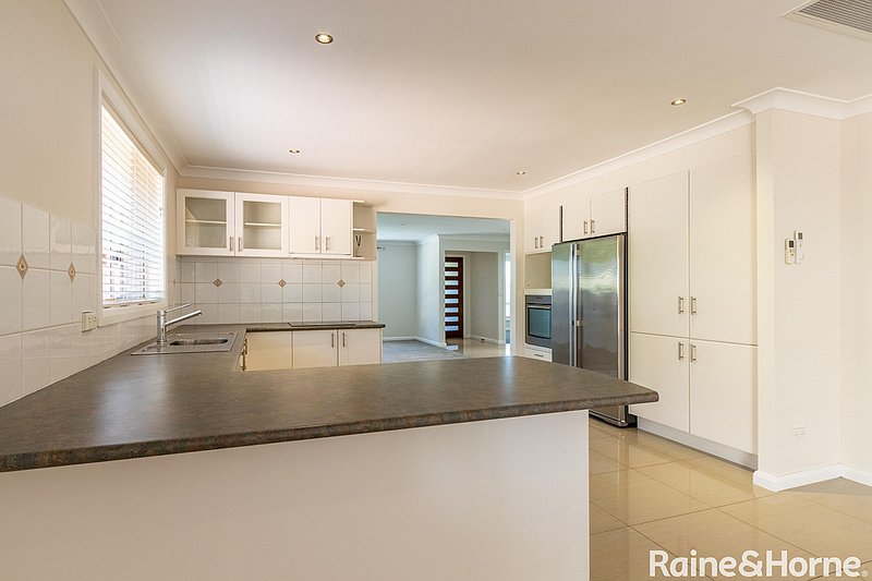 Photo - 22 Opperman Way, Windradyne NSW 2795 - Image 2