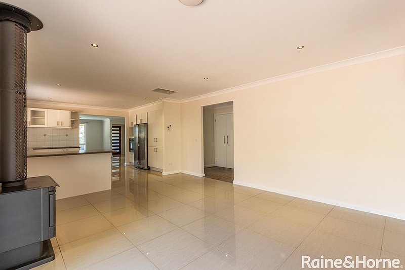 Photo - 22 Opperman Way, Windradyne NSW 2795 - Image 4