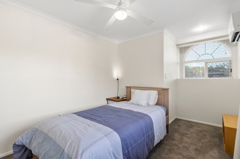 Photo - 22 Orkney Place, Ferny Grove QLD 4055 - Image 12