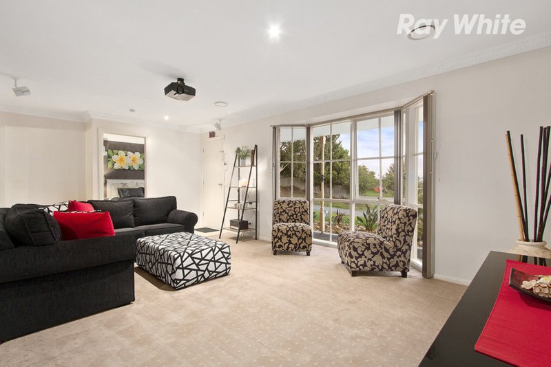 Photo - 22 Osborn Grove, Pakenham VIC 3810 - Image 3