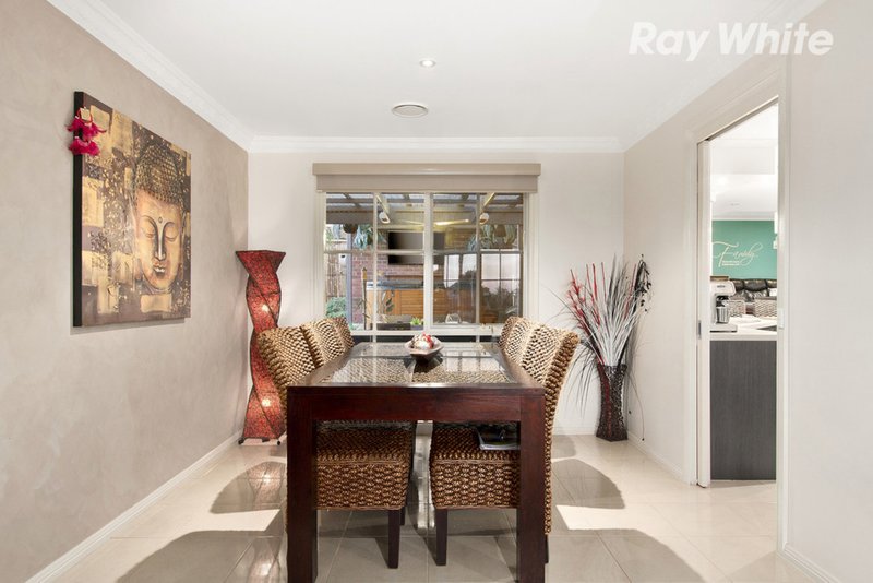 Photo - 22 Osborn Grove, Pakenham VIC 3810 - Image 5